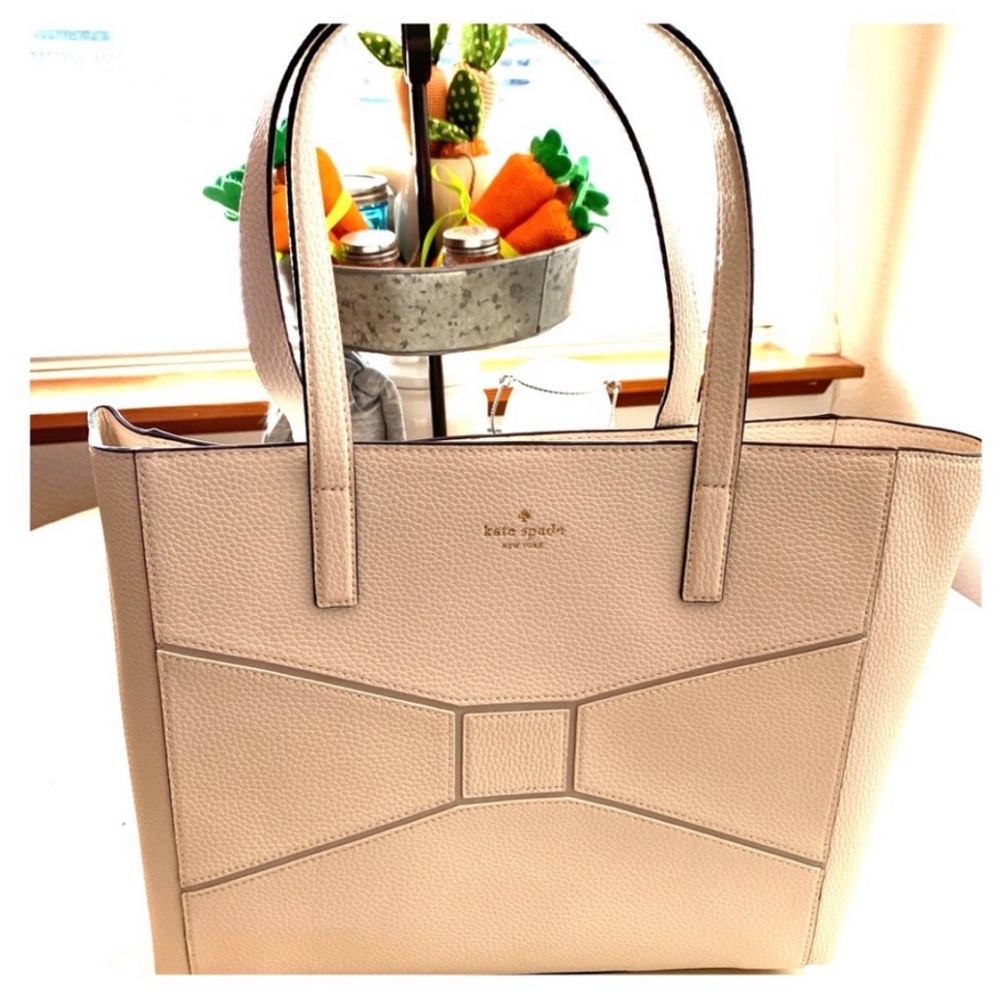 BNWT Kate Spade Cream Tote bag.
